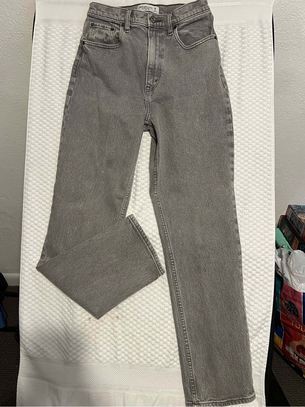 Abercrombie & Fitch Men's Light Gray Straight Jeans